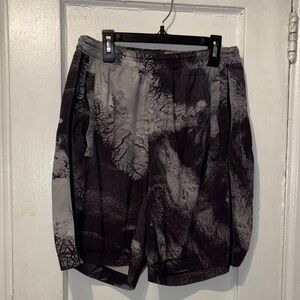 lululemon athletica Black & Gray Abstract Athletic Shorts